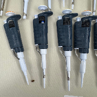 Gilson Micropipettes Quantity 17 image 0